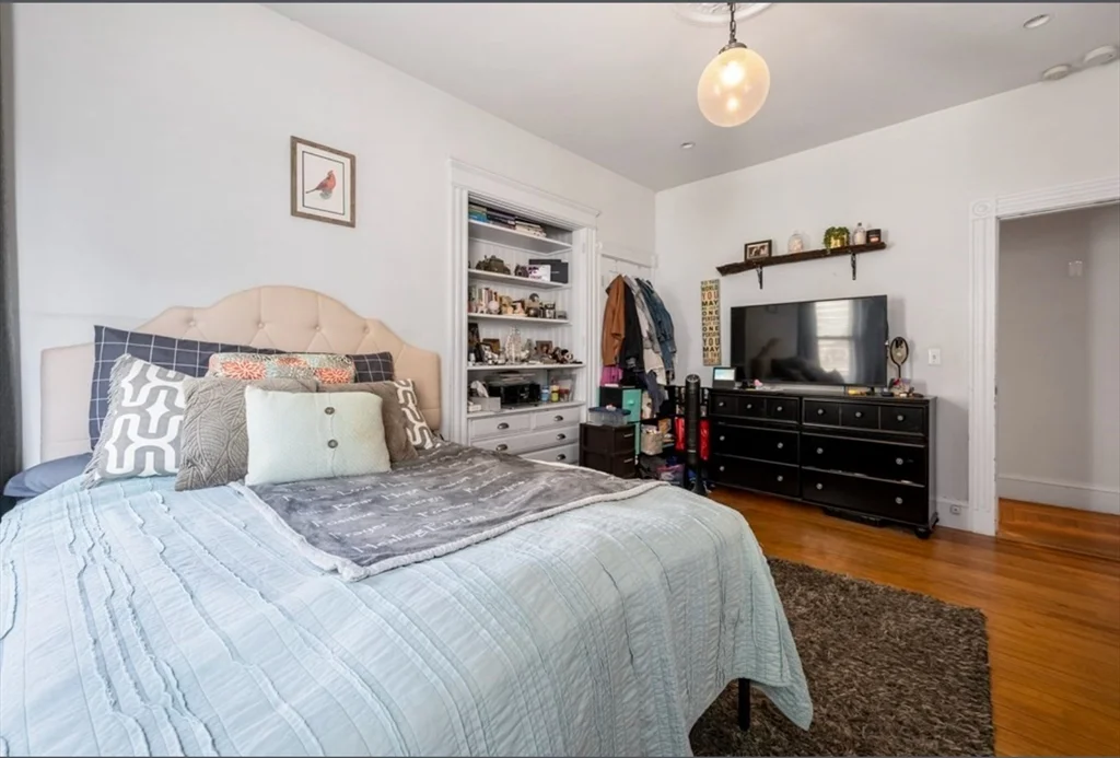 866 E 5th St, South Boston