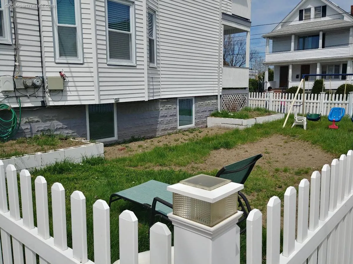 2 Vassar St, South Medford