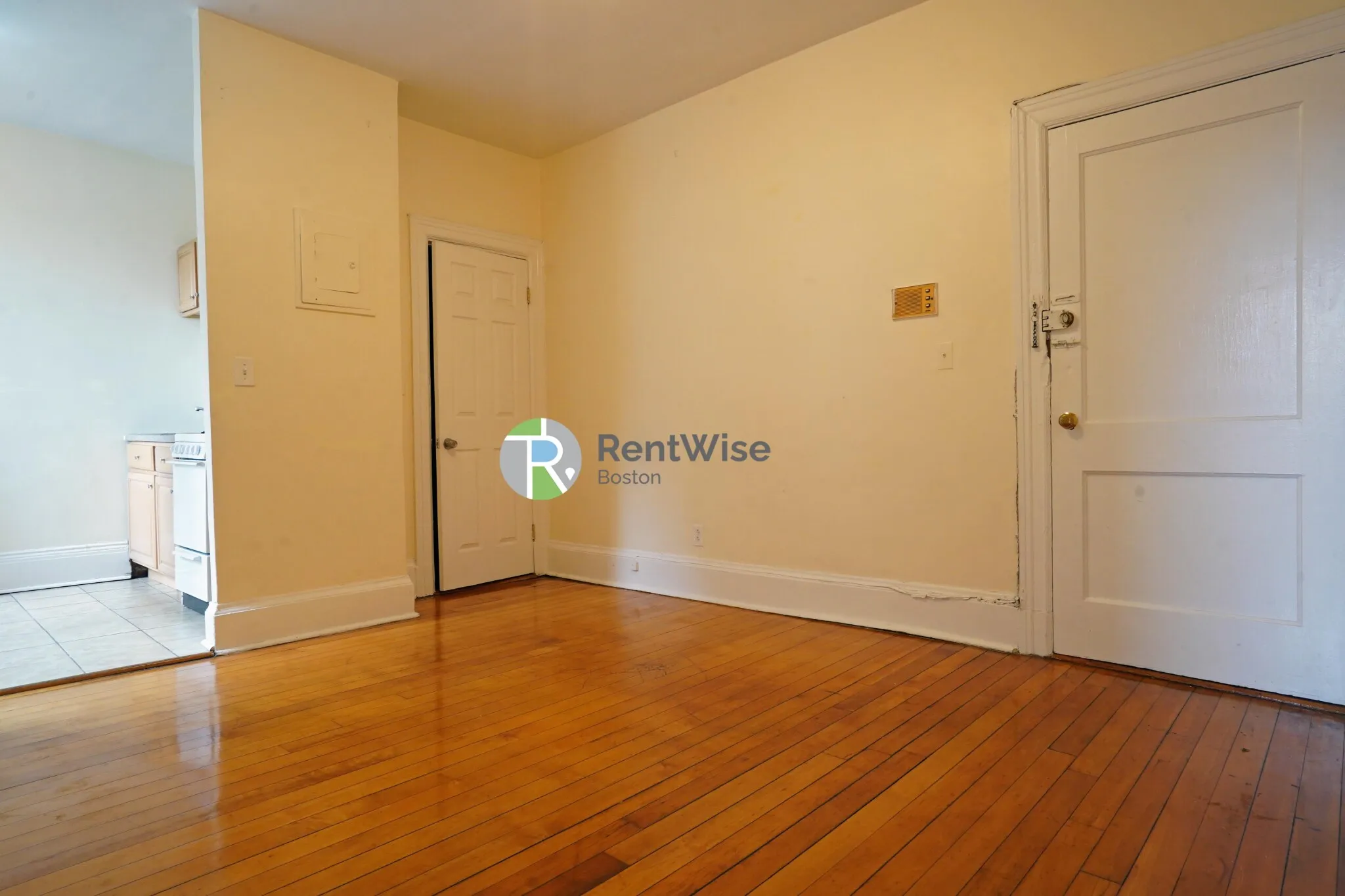1216 Commonwealth Ave, Brighton