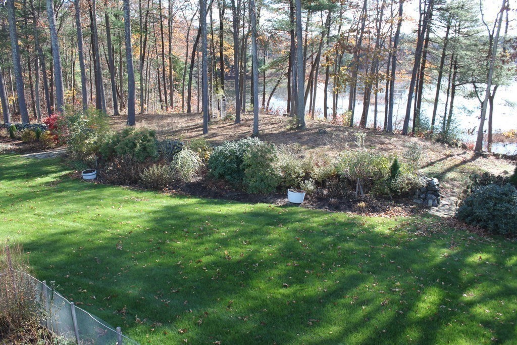 7 Deer Run Dr, Shrewsbury