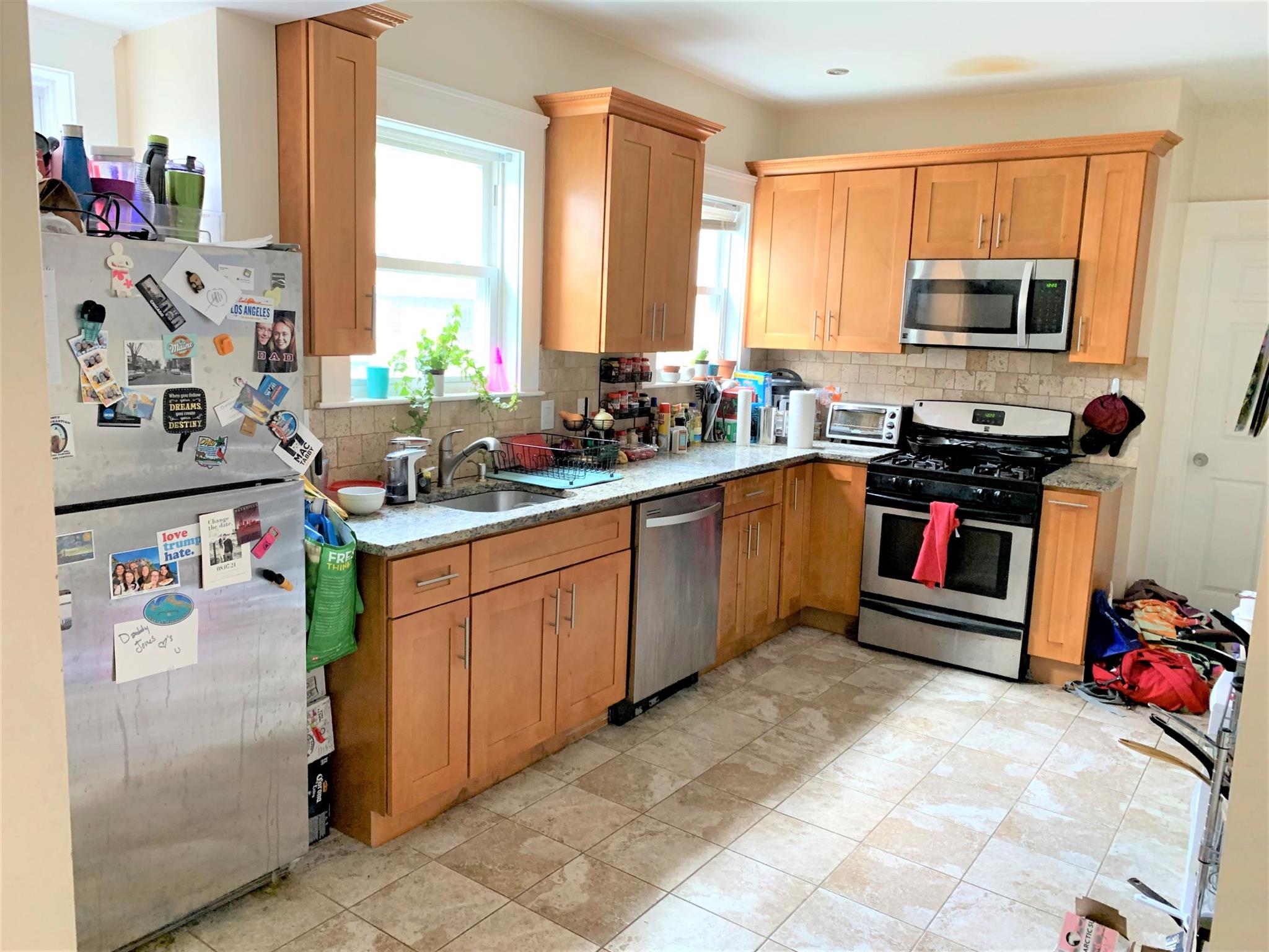 3 bed, 1 bath apartment for rent at 57 Marion St Unit 1, Medford — photo 1 of 6