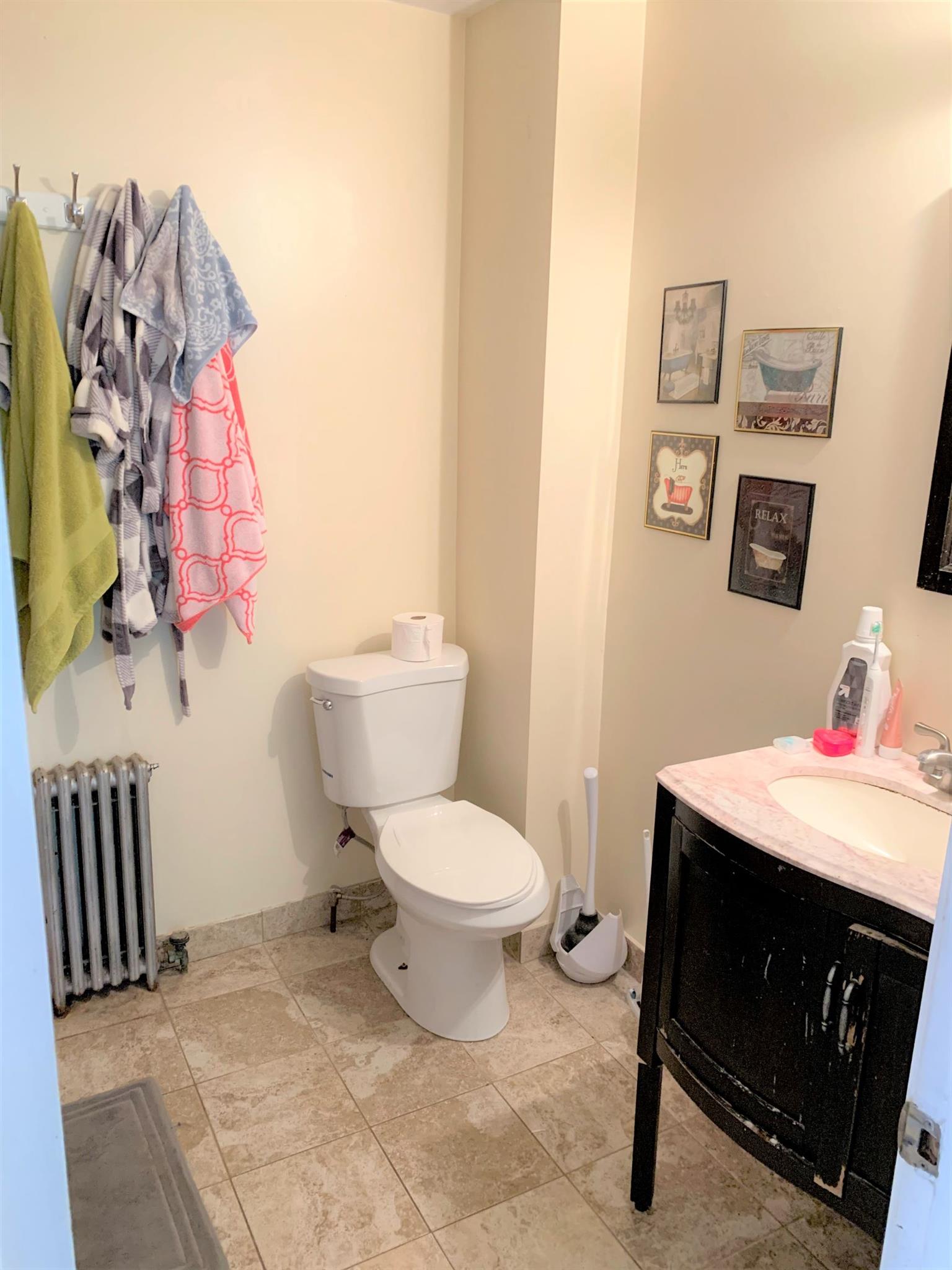 3 bed, 1 bath apartment for rent at 57 Marion St Unit 1, Medford — photo 3 of 6