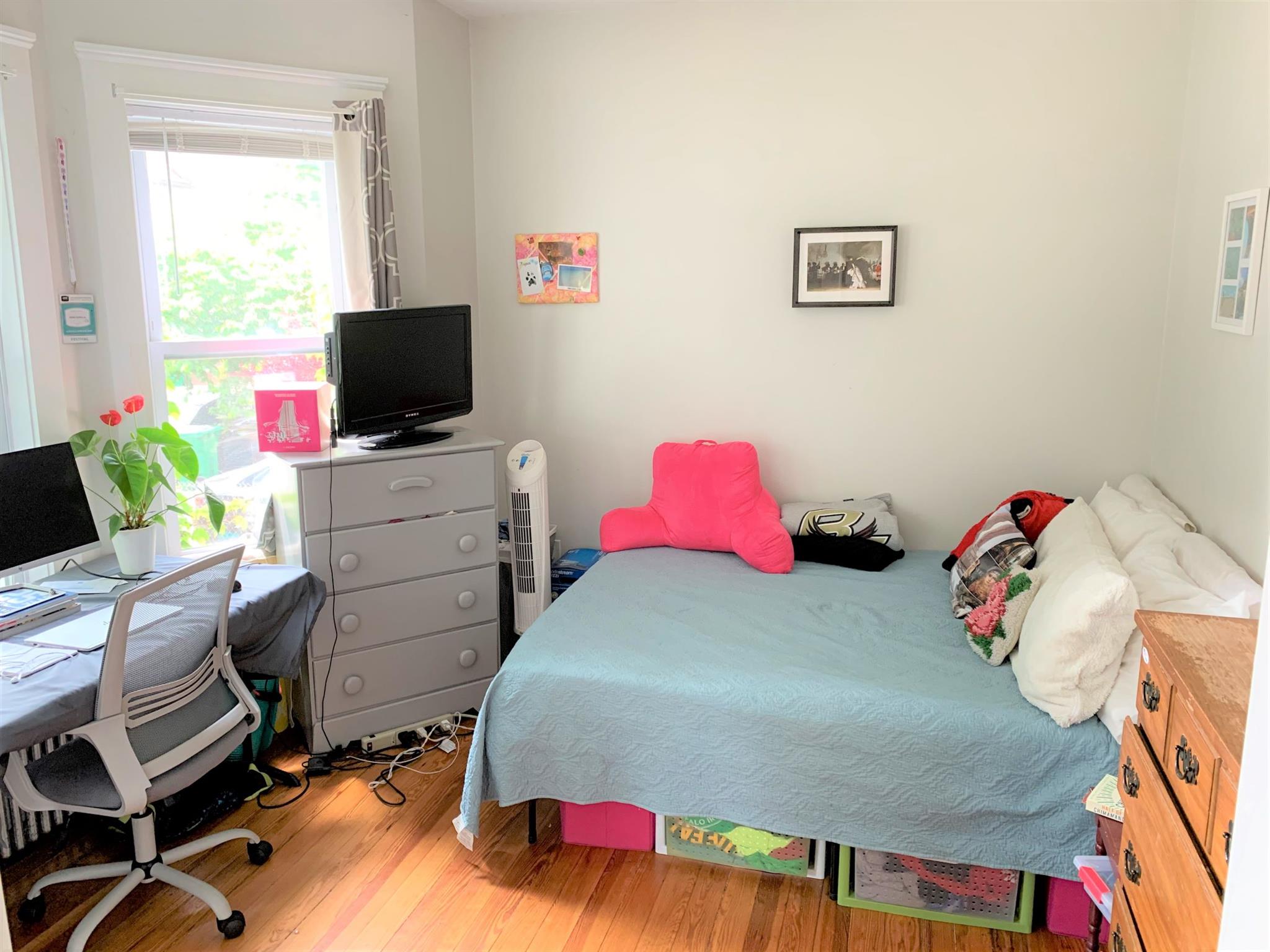 3 bed, 1 bath apartment for rent at 57 Marion St Unit 1, Medford — photo 4 of 6