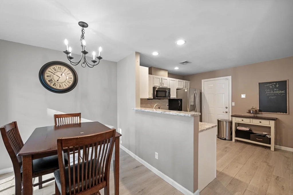 709 Gazebo Cir, Reading