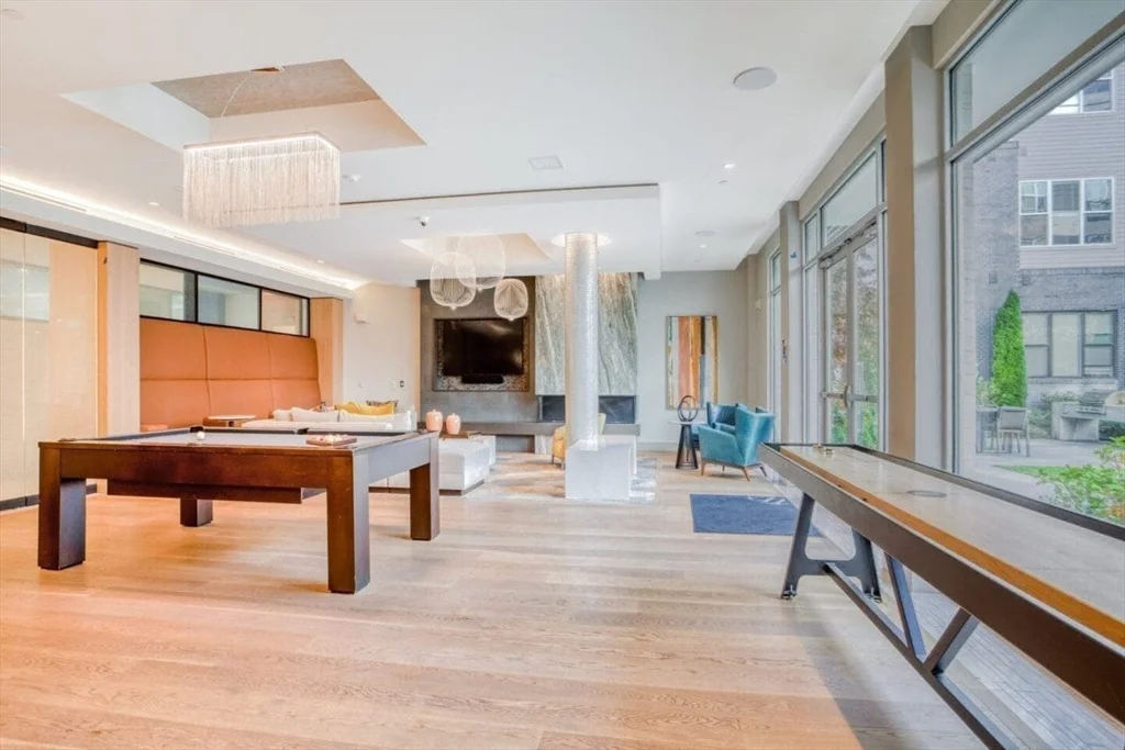 60 Locust St, Medford