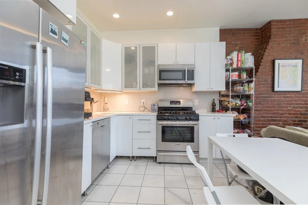 1662 Washington, South End