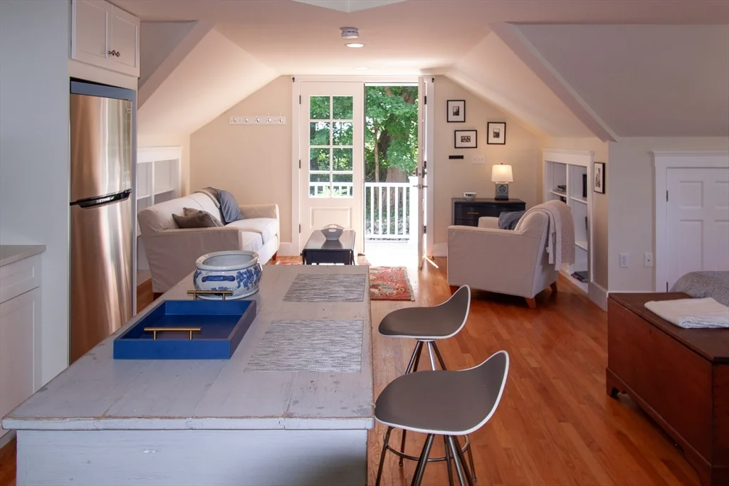 17 Atlantic Ave, Cohasset