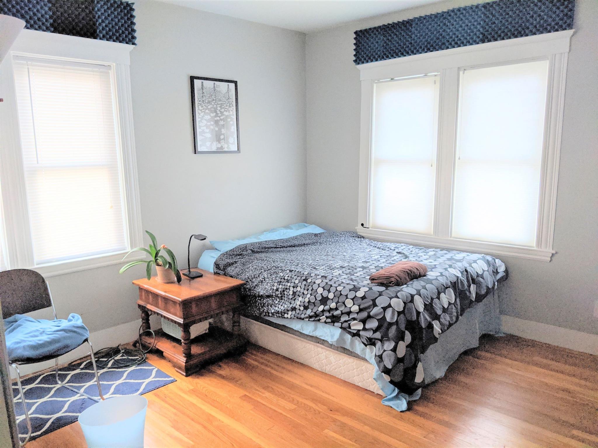 3 bed, 1 bath apartment for rent at 162 Harvard St Unit 162, Medford — photo 3 of 8