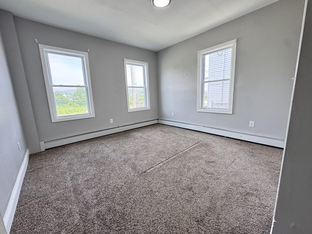 286 Kimball St, Fitchburg