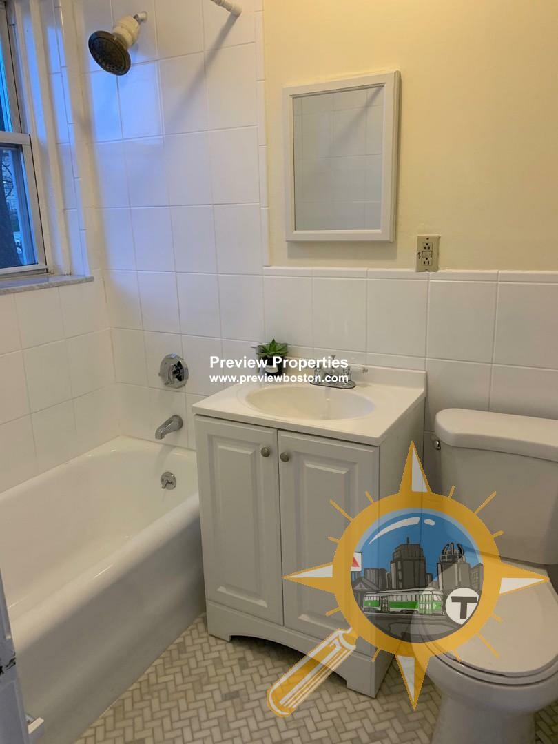 1607 Commonwealth Ave, Brighton