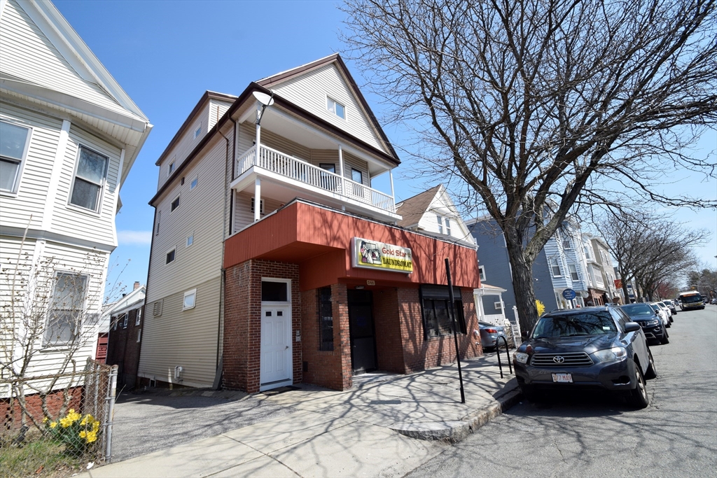 241 Highland Ave, Powder House Square