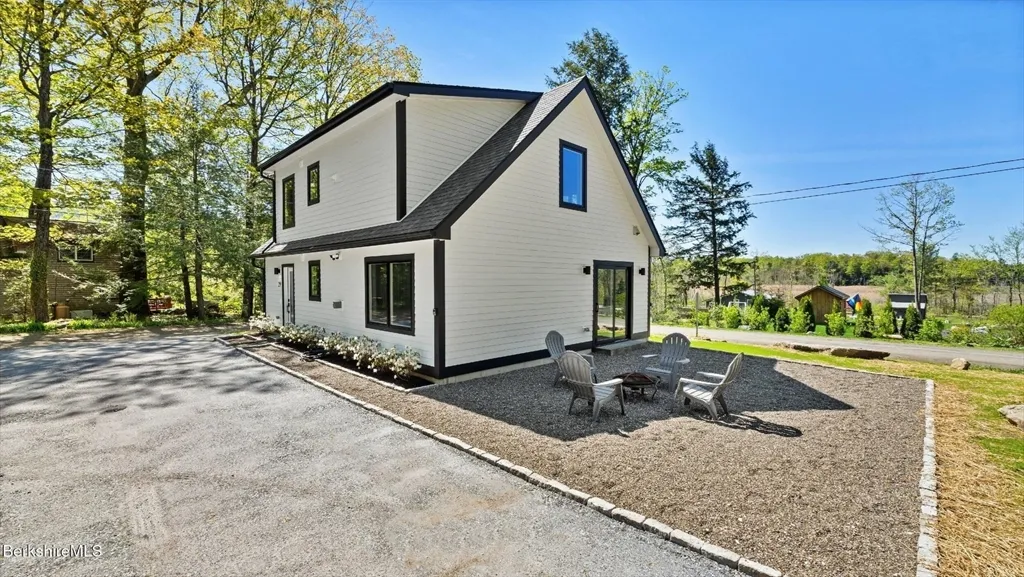 29 Chestnut Rd, Richmond