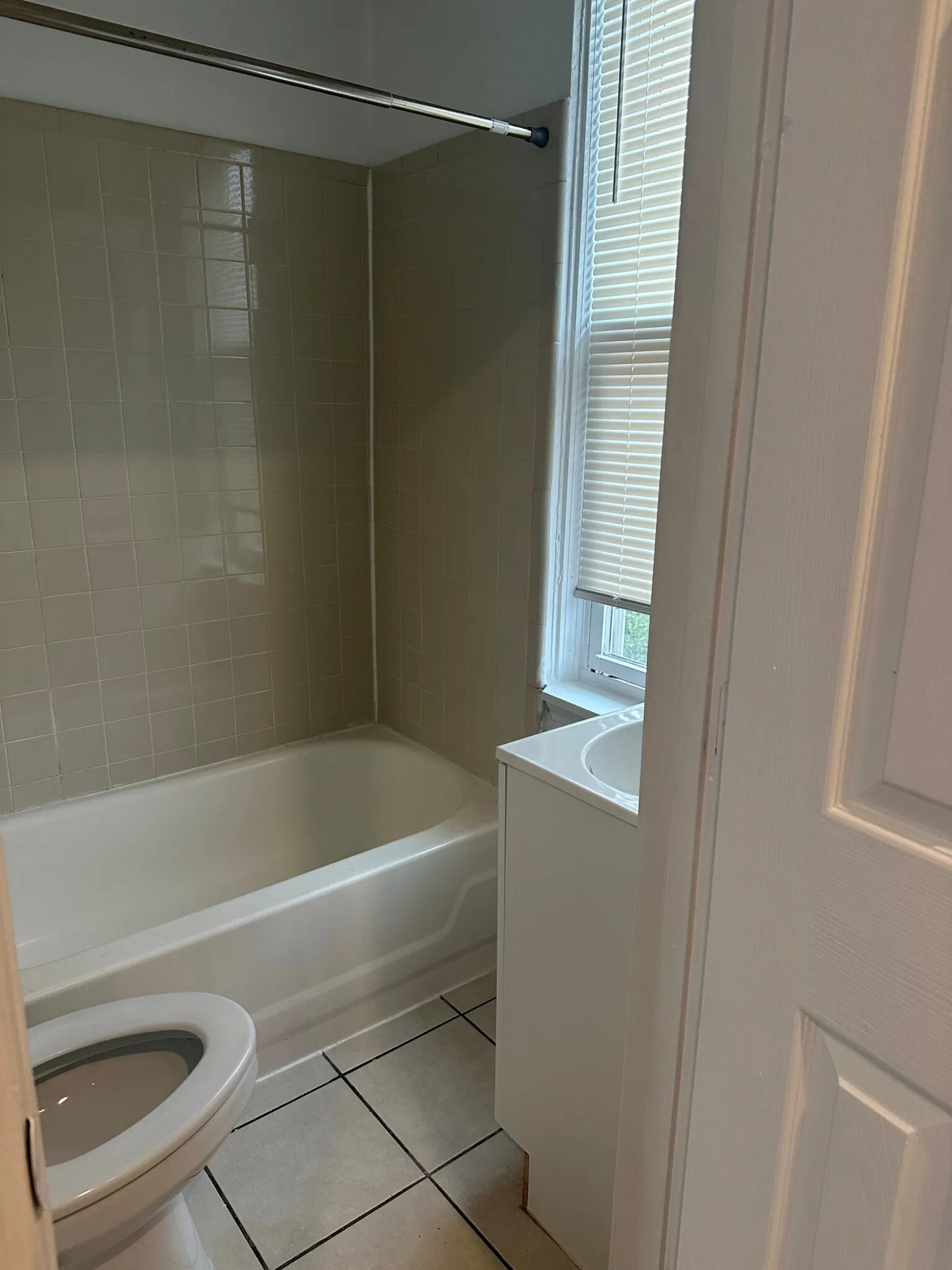 7 Greenville St, Roxbury