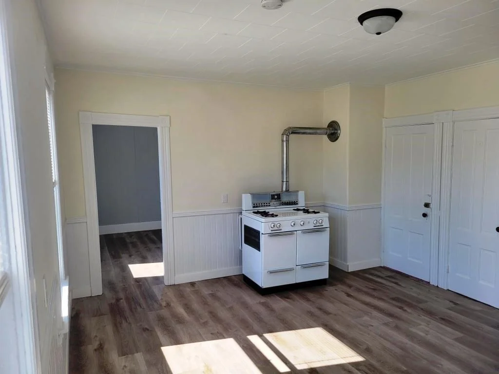 73 1/2 Esther St, Worcester