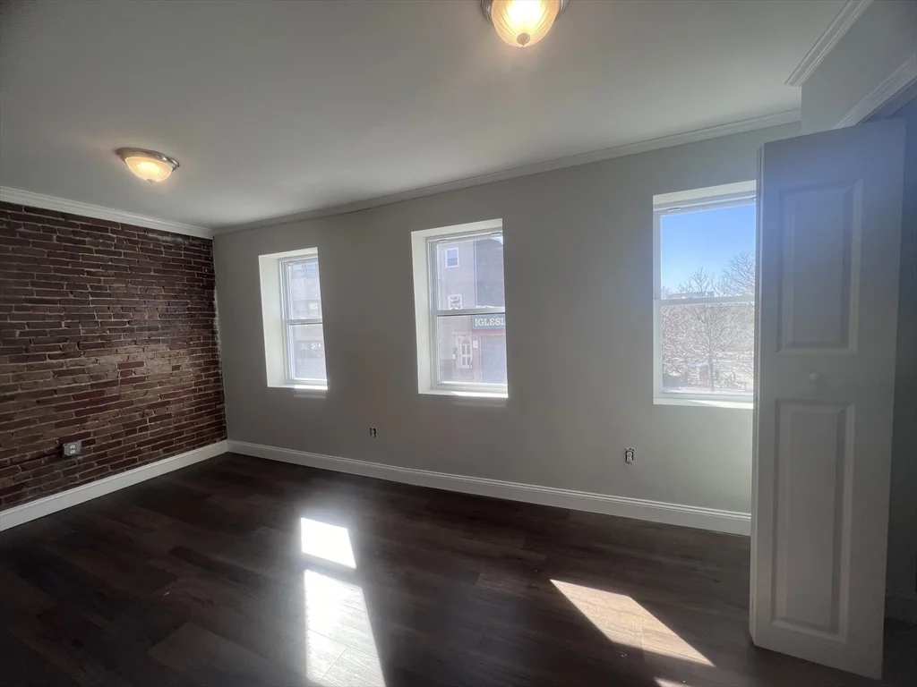 315 Meridian St, East Boston