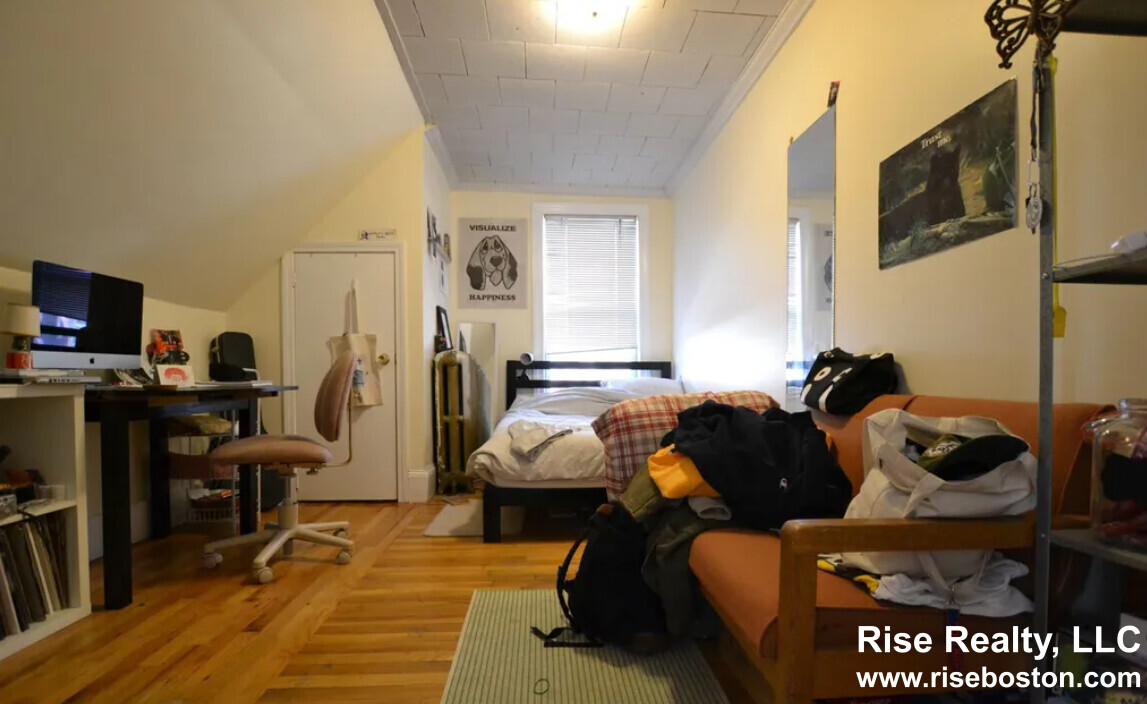 50 Brainerd Rd, Brighton