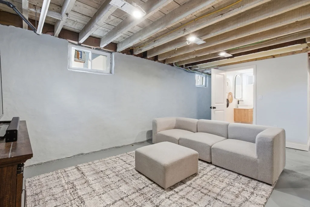 80 Blue Hills Pkwy, Milton