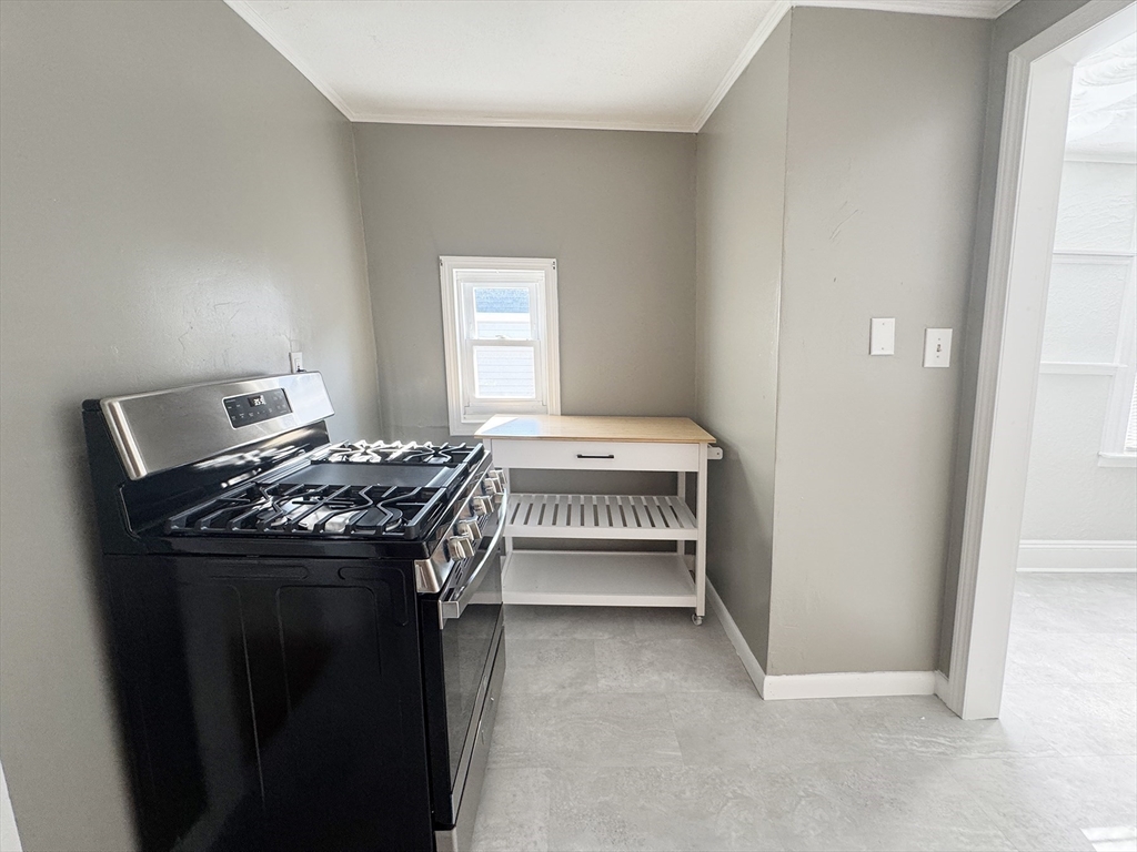 19 Saratoga St, East Boston