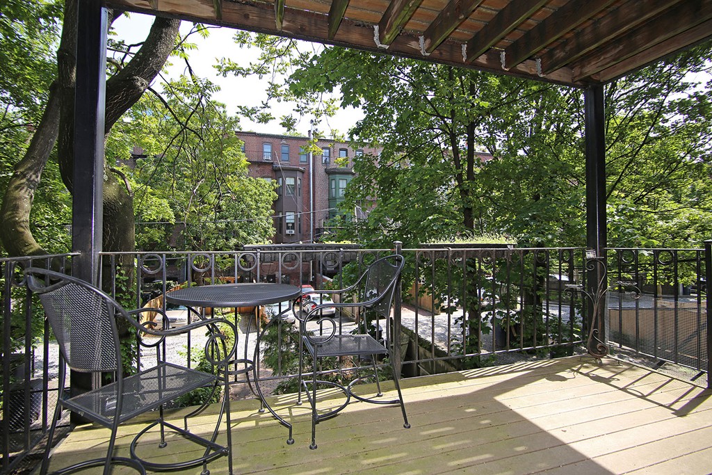 211 W Newton St, South End