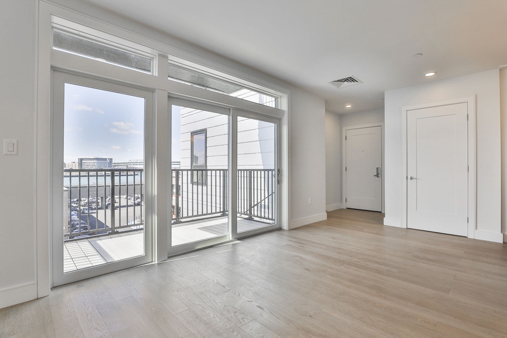 301 Border St, East Boston