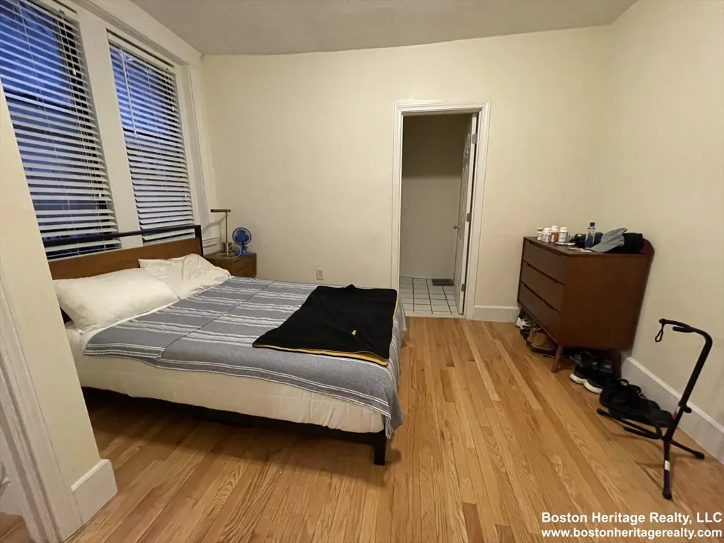 54-56 Burbank St, Fenway