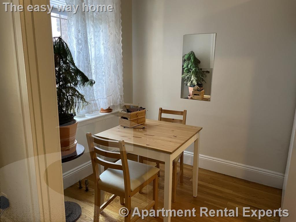 1558 Massachusetts Ave, Harvard Square