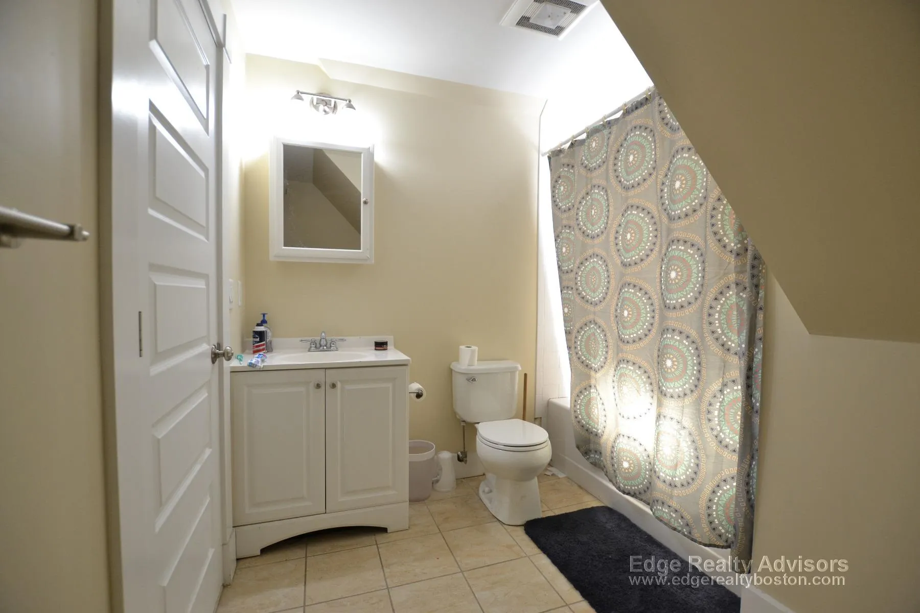 75 Leicester St, Oak Square