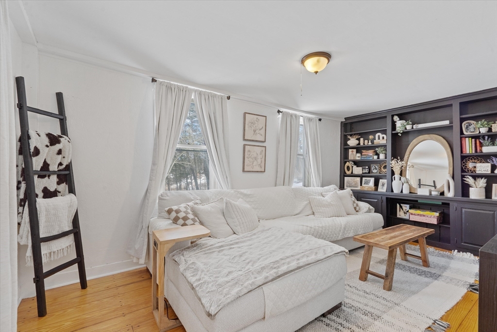 107 Boston Rd, Sutton