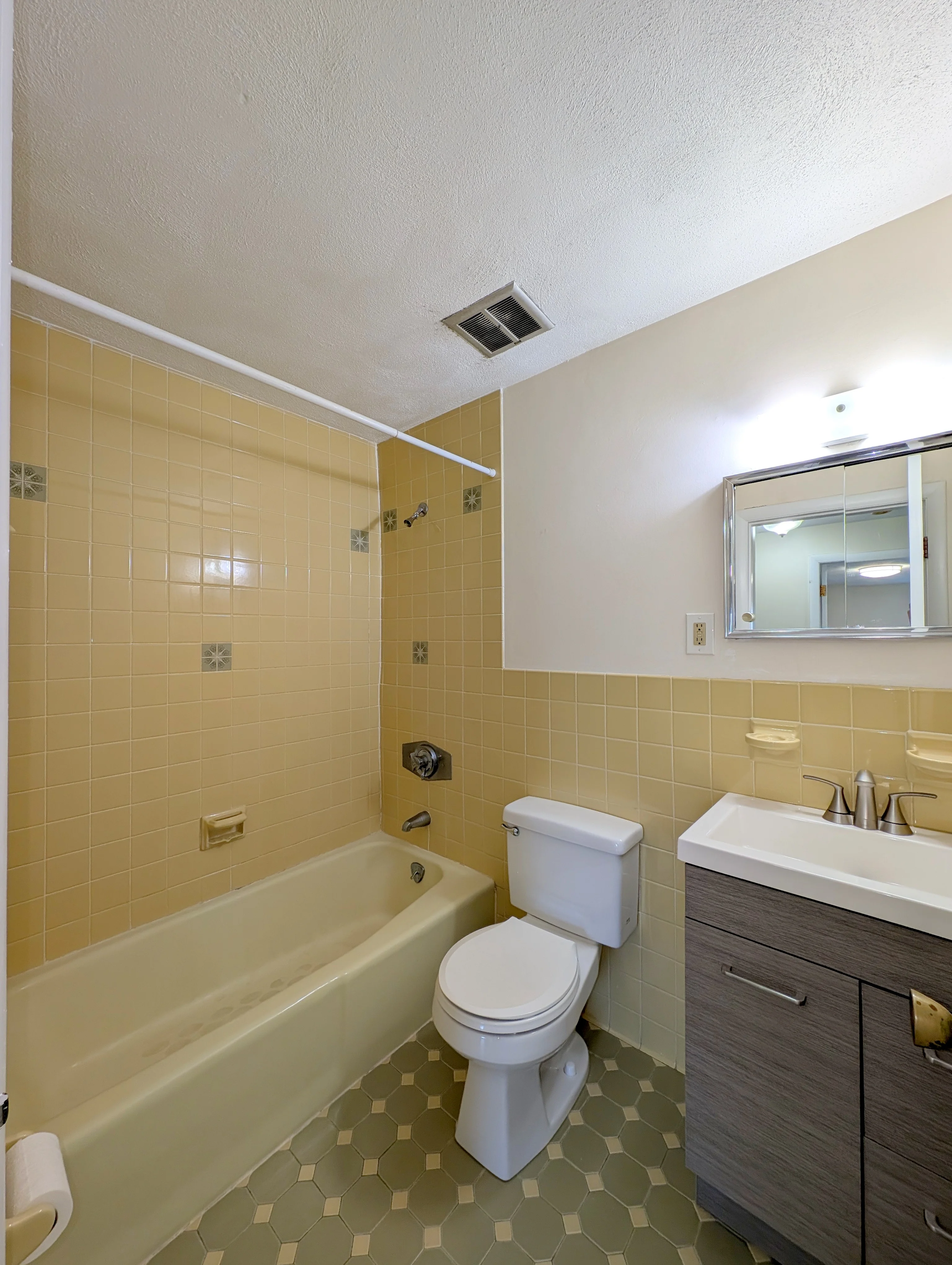 86 Newbury St, Teele Square