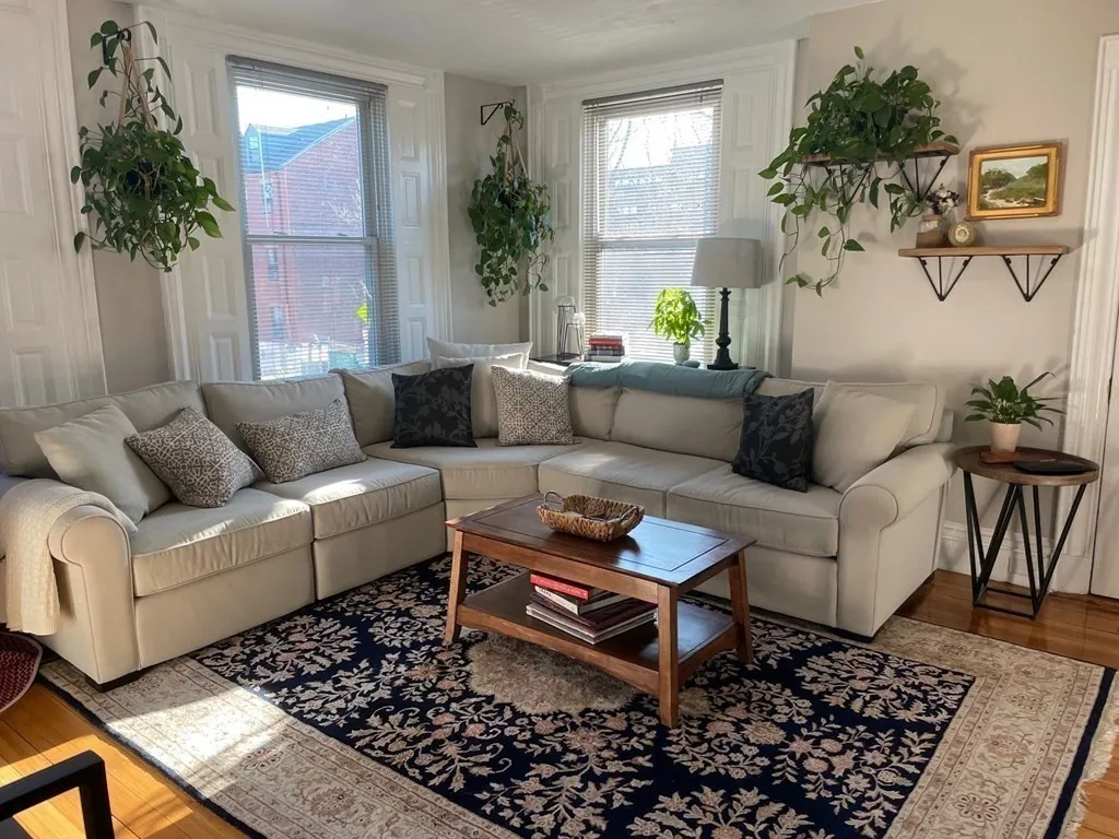 172 Sumner St, East Boston