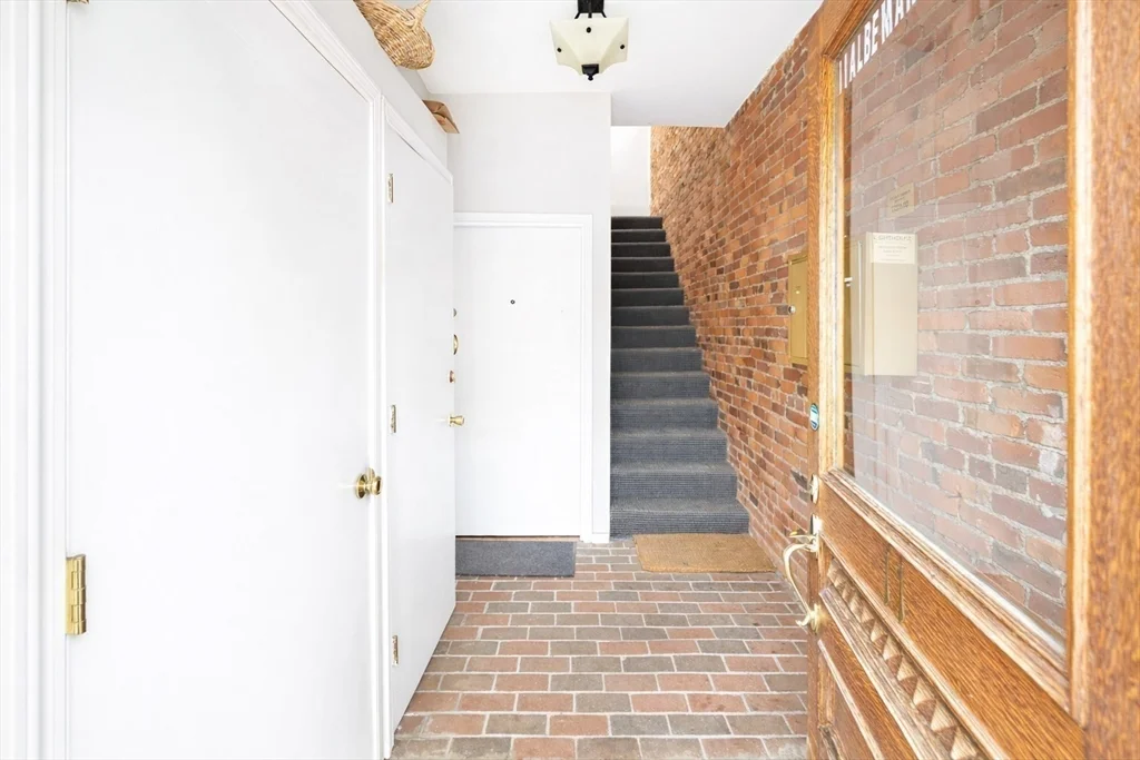 11 Albemarle St, Back Bay