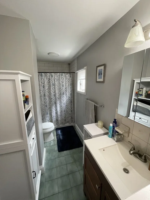 7 Richardson Ter, Magoun Square
