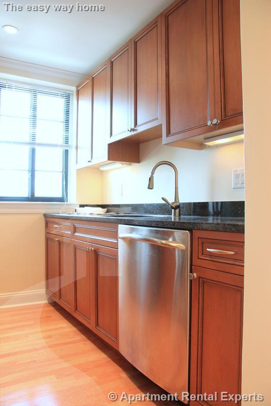 60 Brattle St, Harvard Square