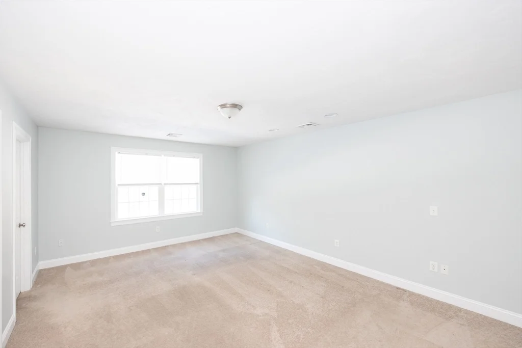 4 Cyrus Way, Northborough