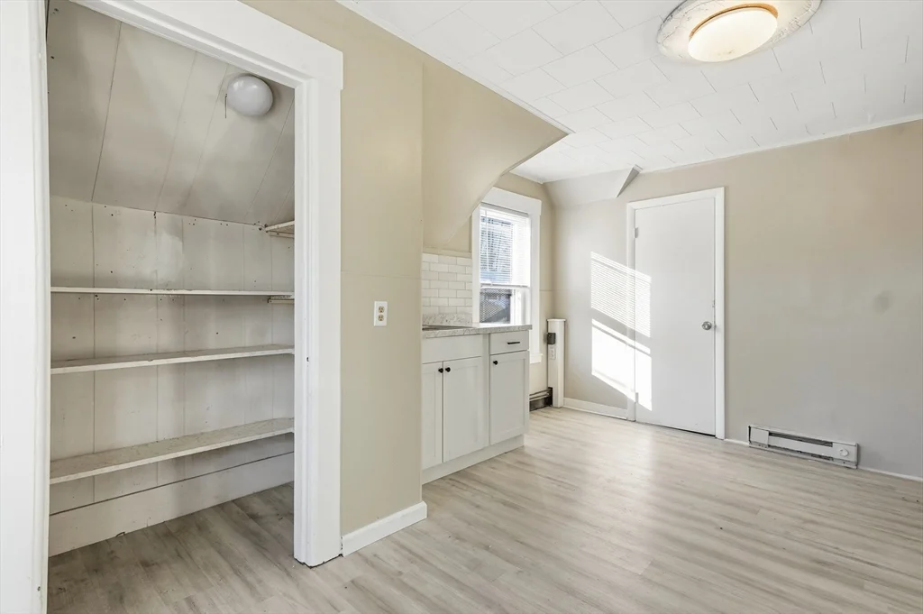 29 Allen St, Gardner