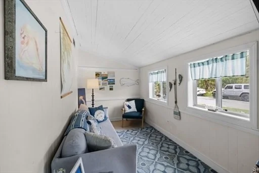 13B Hathaway, Fairhaven