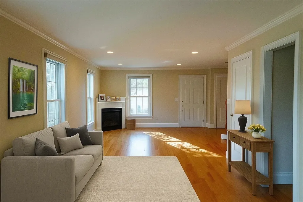 171 N Main St, Natick