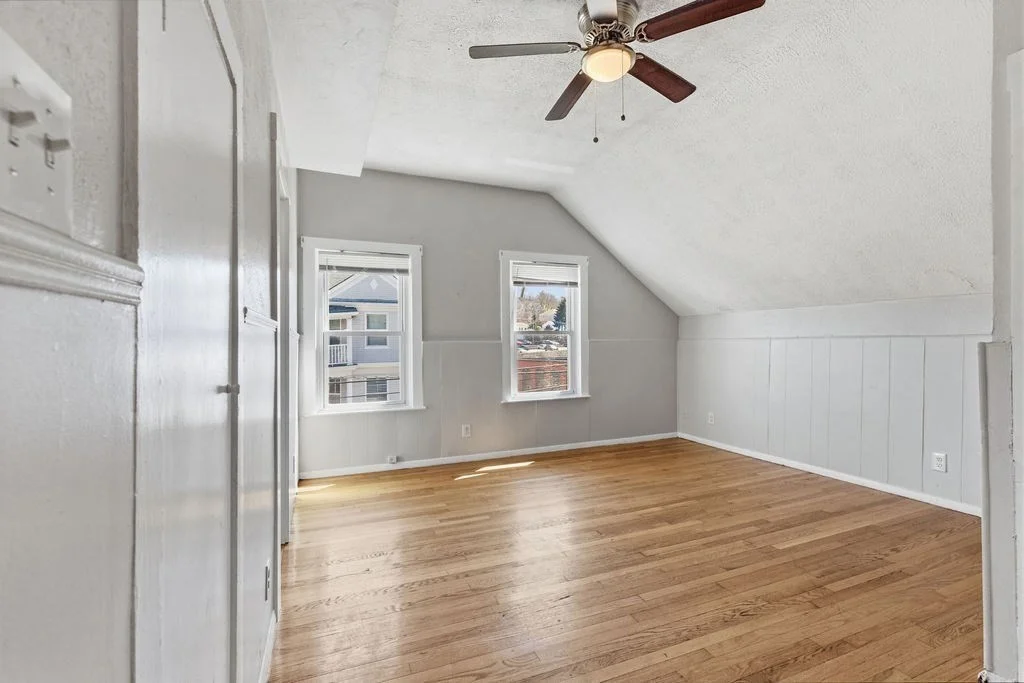 1690 N Main St, Fall River