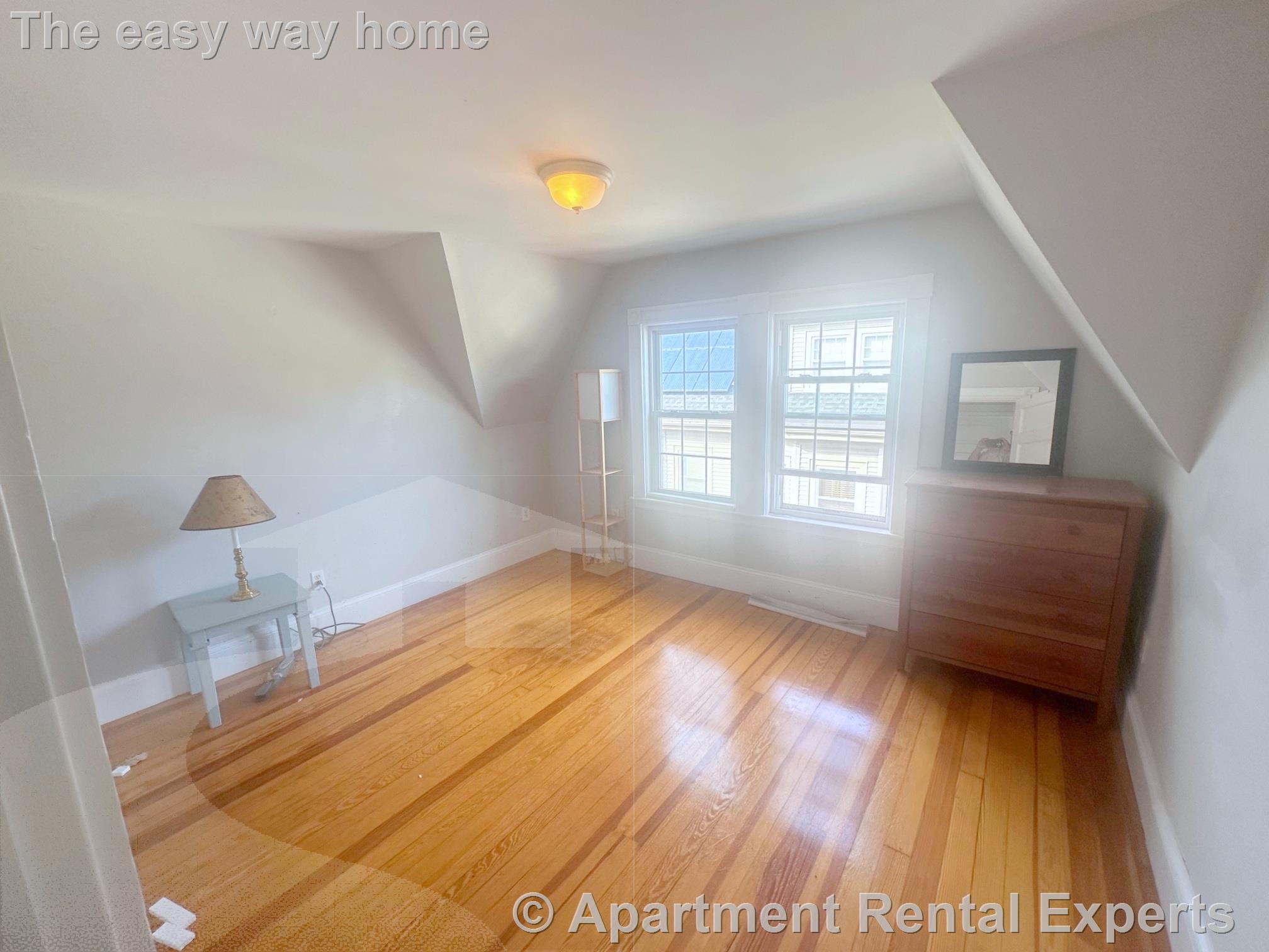 251-253 Arlington St, Tufts