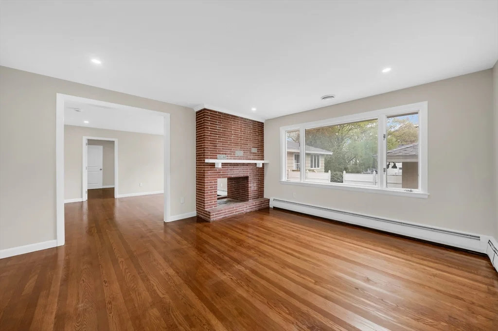 35 Peters St, North Andover