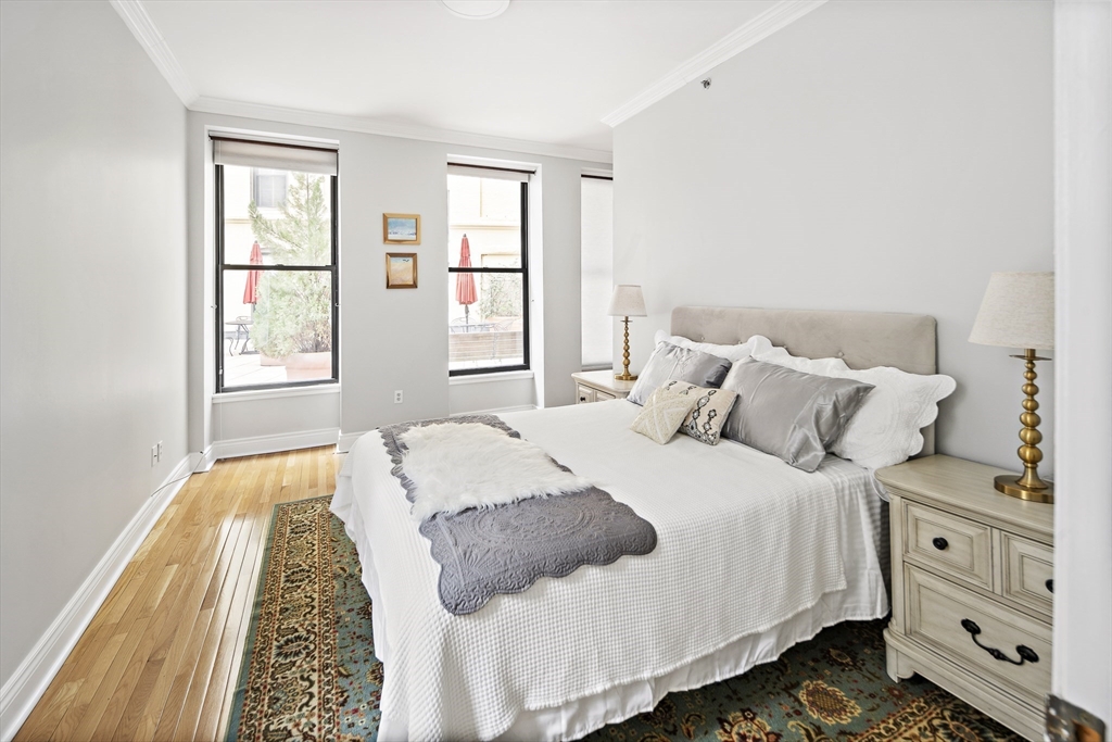 4 Charlesgate E, Back Bay