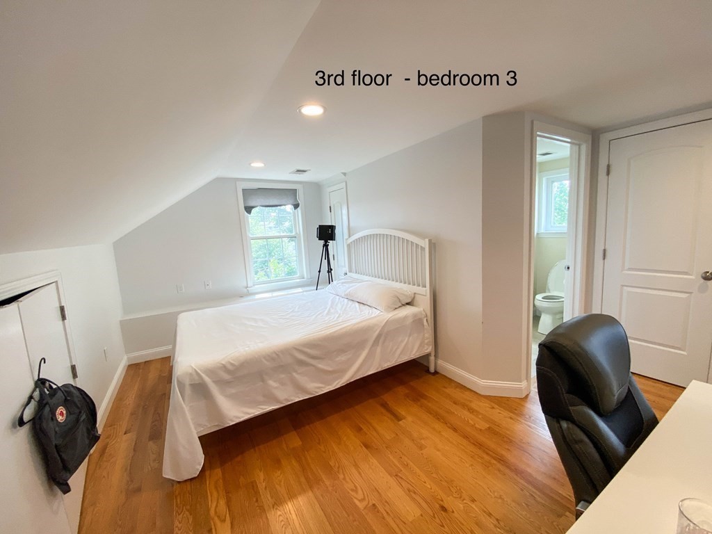 28 Woodruff Ave, Medford