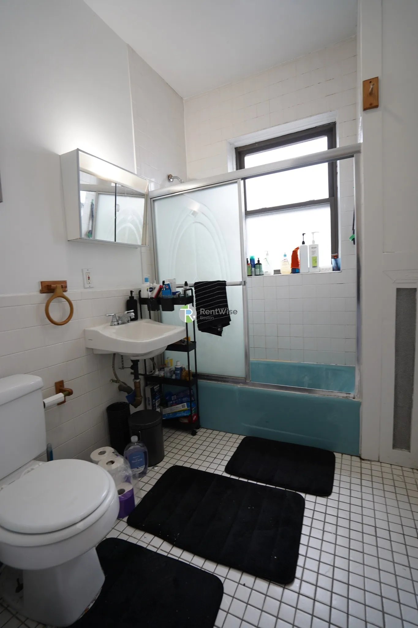 174 Harvard St, Coolidge Corner