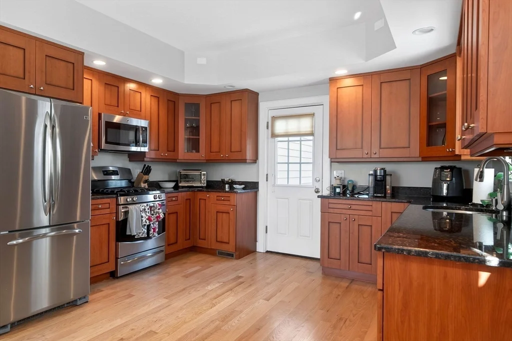 170 W 3rd St, South Boston