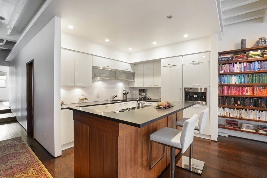 132 Commonwealth Ave, Back Bay