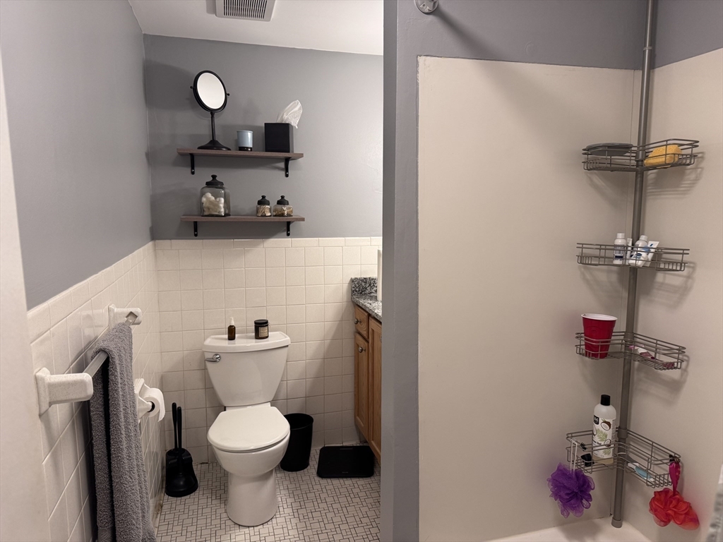 239 Main St, Reading