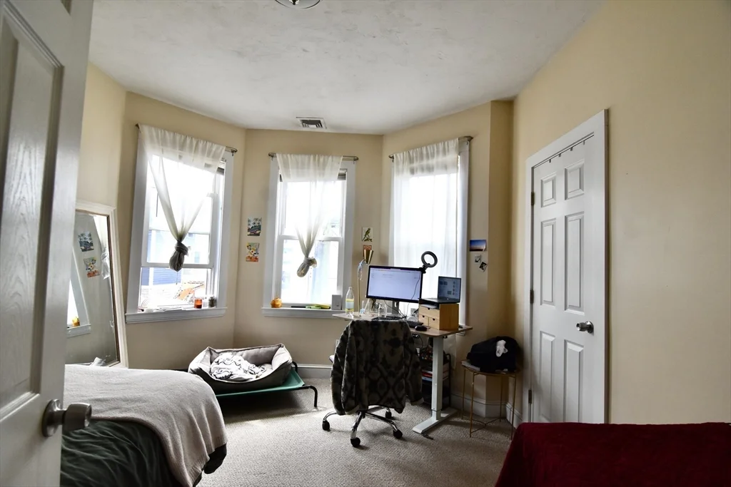 5 Sea View Ter, Dorchester