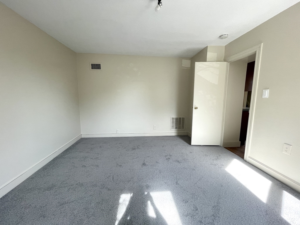 25 Oakland St, Newton