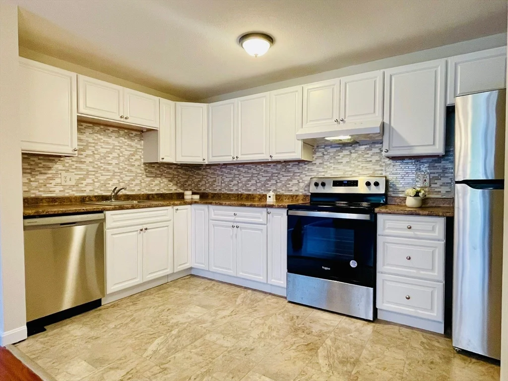 16-A Mayberry Dr, Westborough