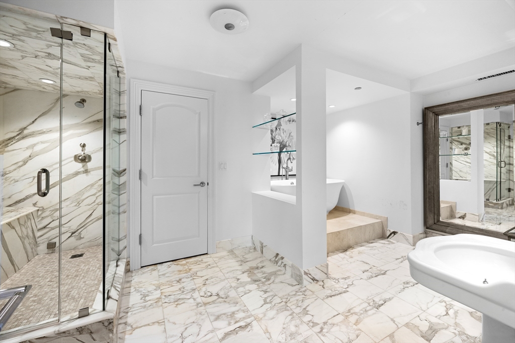 75-83 Cambridge Pkwa, East Cambridge